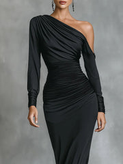 Μαύρο κομψό σατέν μάξι φόρεμα γοργόνας με έναν ώμο και σούρες