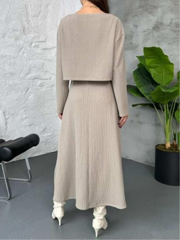 Σετ δύο τεμαχίων από φαρδύ πουλόβερ και φόρεμα