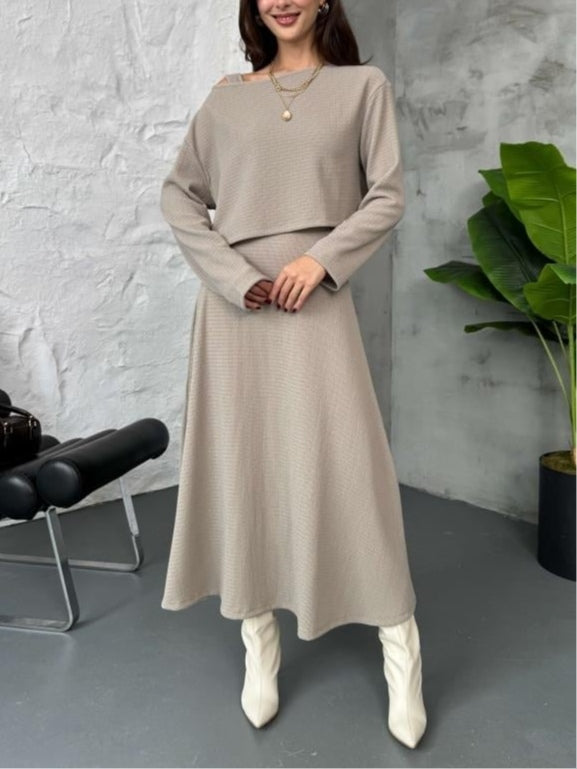 Σετ δύο τεμαχίων από φαρδύ πουλόβερ και φόρεμα